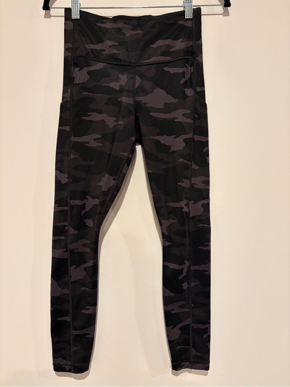 Athleta Ultimate Stash Pocket Camo 7/8 Tight Leggings Gray Black Size XS